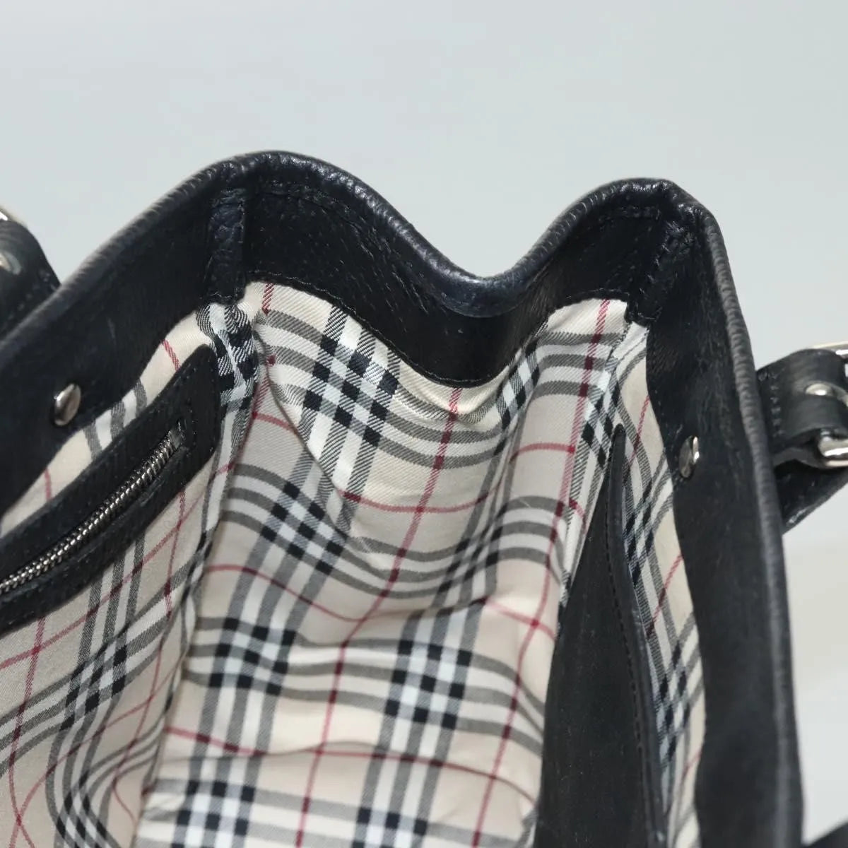Burberry Vintage Leather Black Leather Handbag (Pre-Owned)