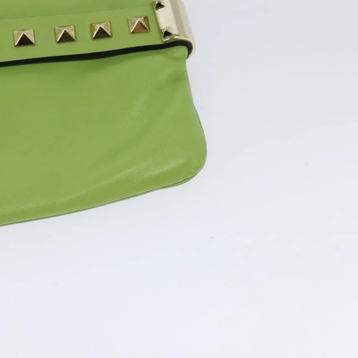 Valentino Garavani Rockstud Wristlet Leather Green Leather Clutche & Pouche Bag (Pre-Owned)