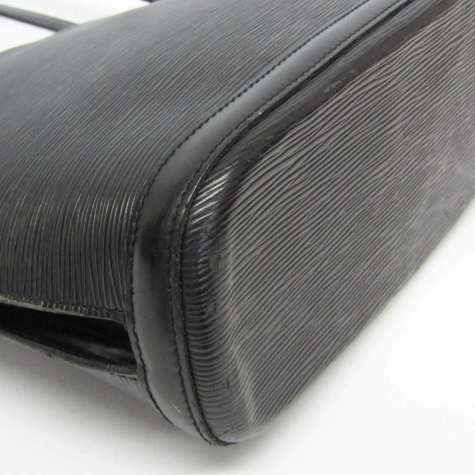 Louis Vuitton Lussac Epi Leather Black Leather Shoulder Bag Bag (Pre-Owned)