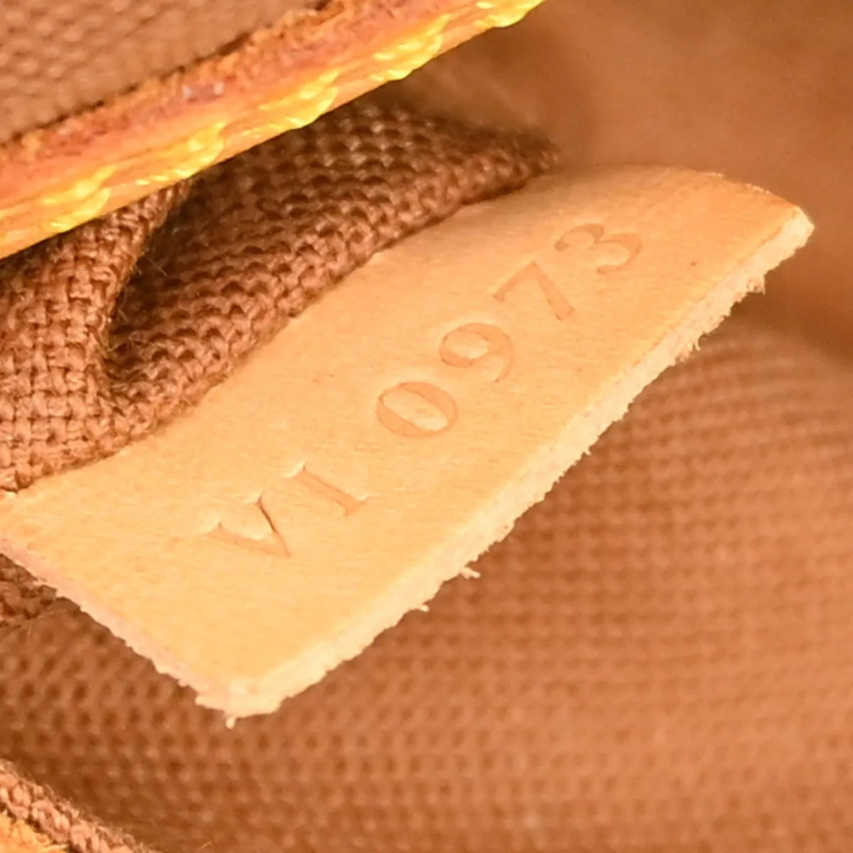Louis Vuitton Alma Monogram Brown Canvas Handbag (Pre-Owned)