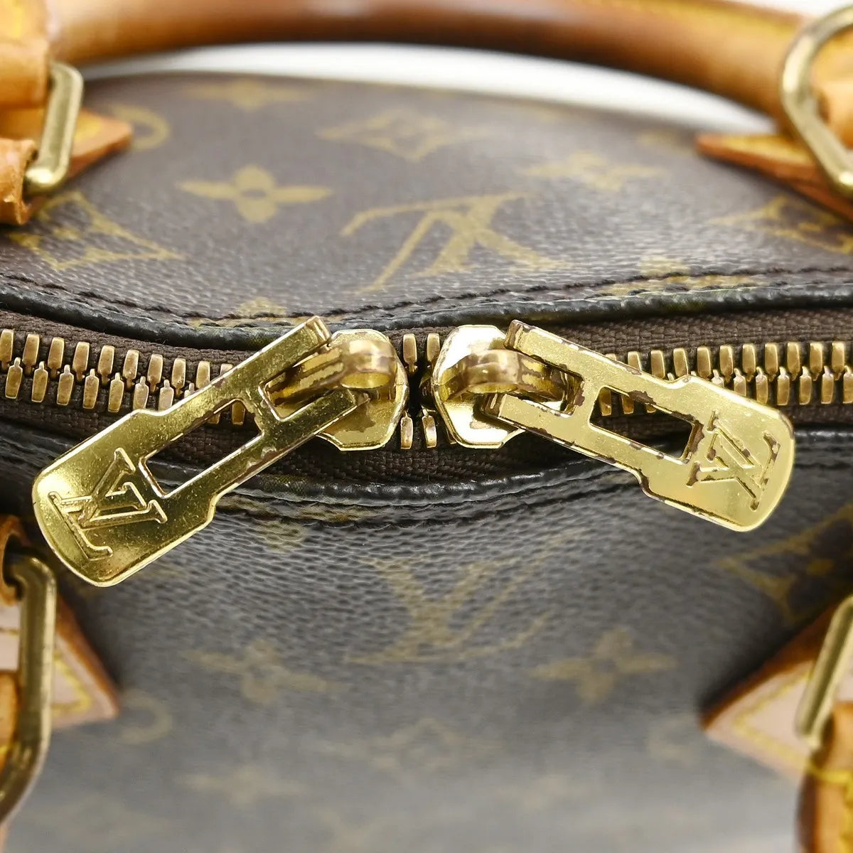 Louis Vuitton Alma Monogram Canvas Brown Canvas Handbag (Pre-Owned)