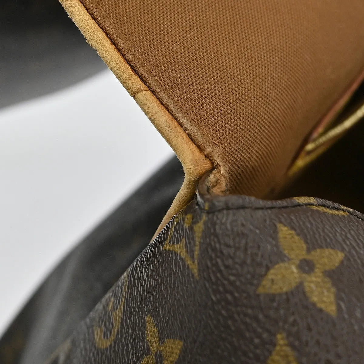Louis Vuitton Abbesses Messenger Bag Monogram Canvas Brown Canvas Shoulder Bag Bag (Pre-Owned)