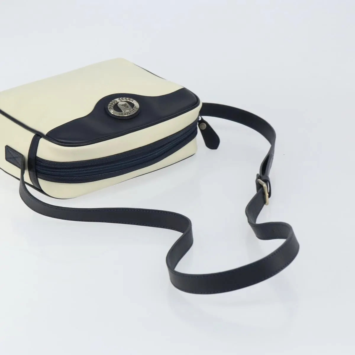 Burberry Vintage Leather White Leather Shoulder Bag Bag (Pre-Owned)