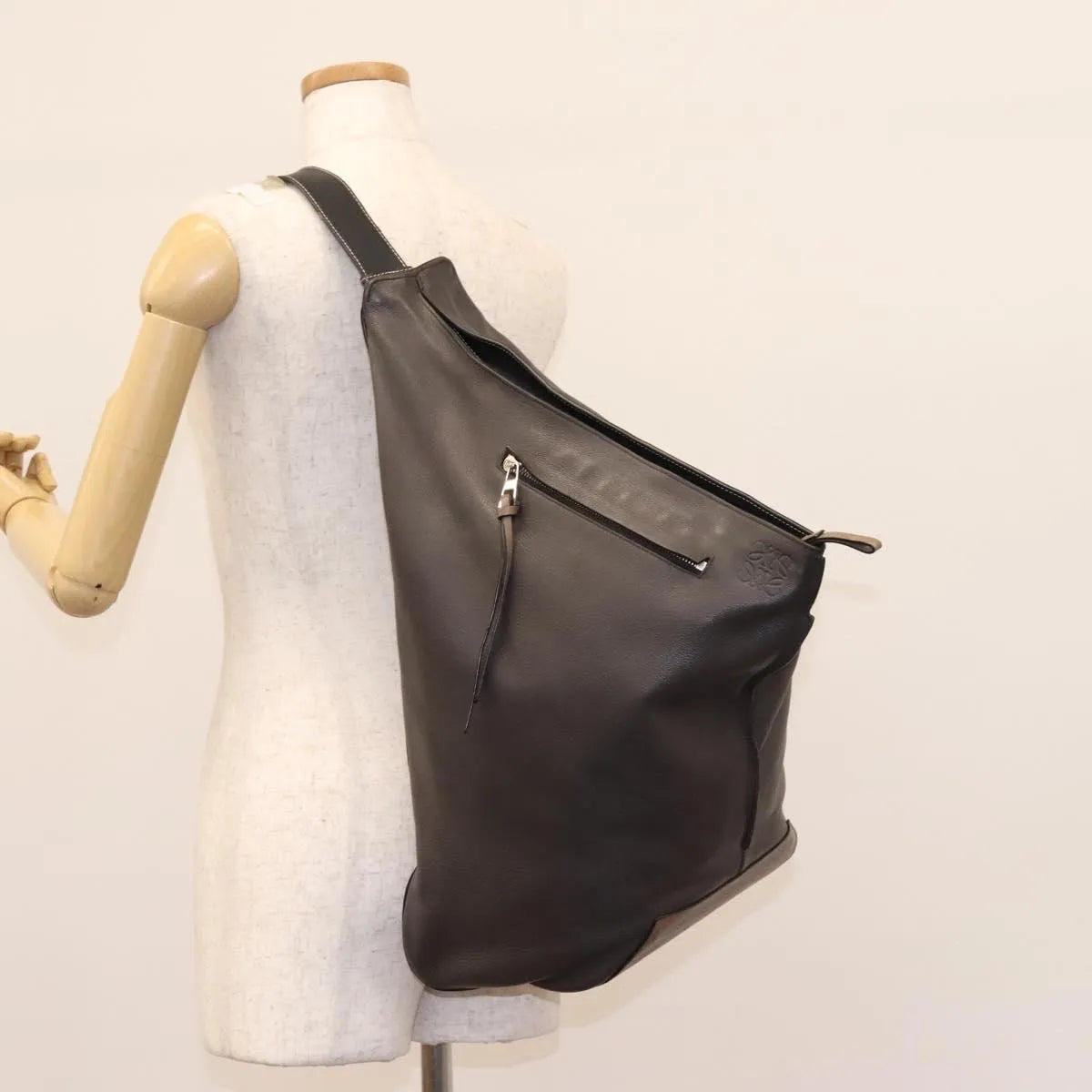 Loewe Anton Sling Bag Leather Gray Leather Backpack Bag (Pre-Owned)