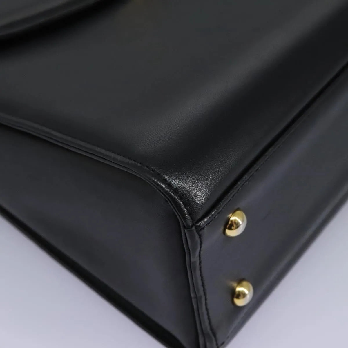 Givenchy Vintage Leather Black Leather Handbag (Pre-Owned)