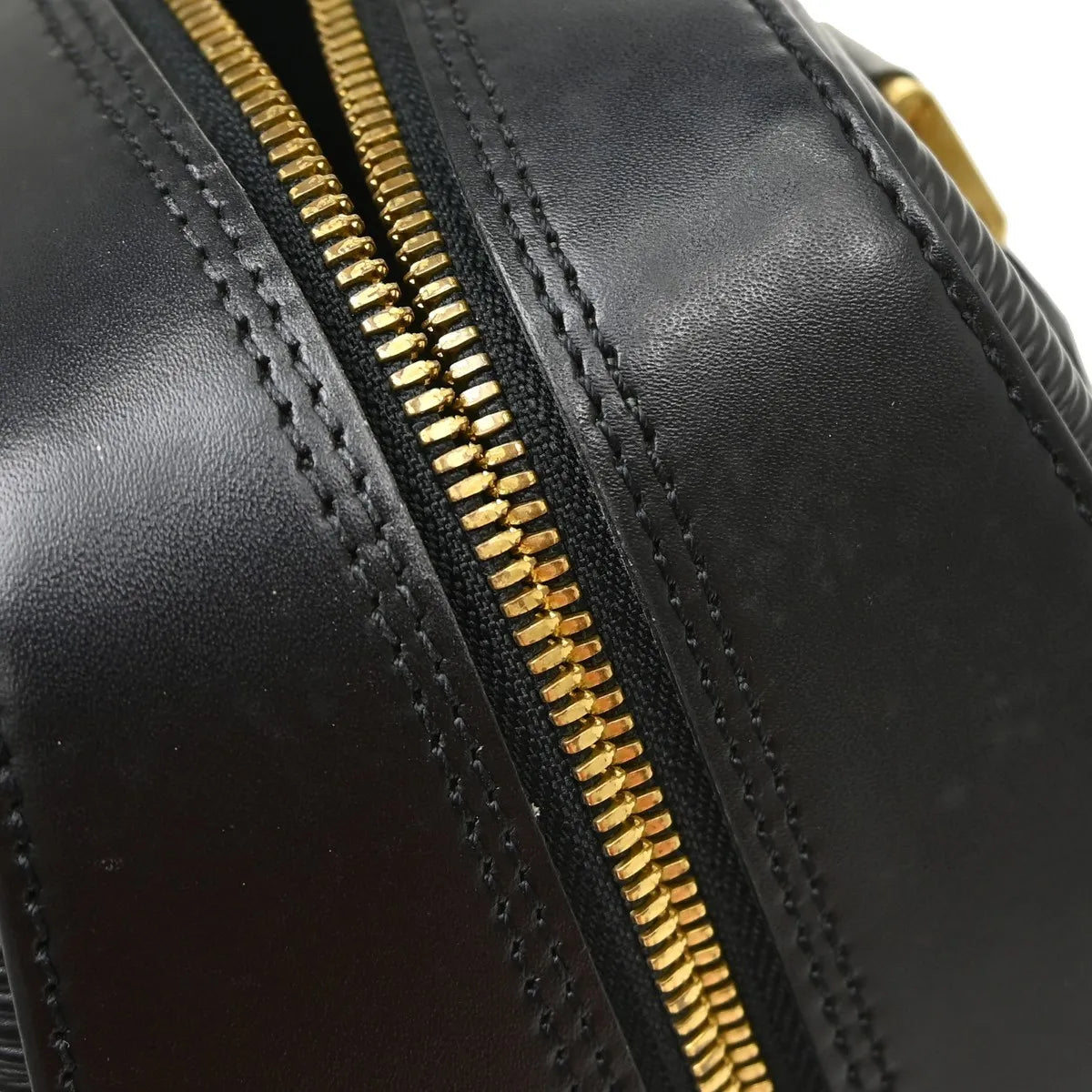 Louis Vuitton Sablons Epi Leather Black Leather Handbag (Pre-Owned)