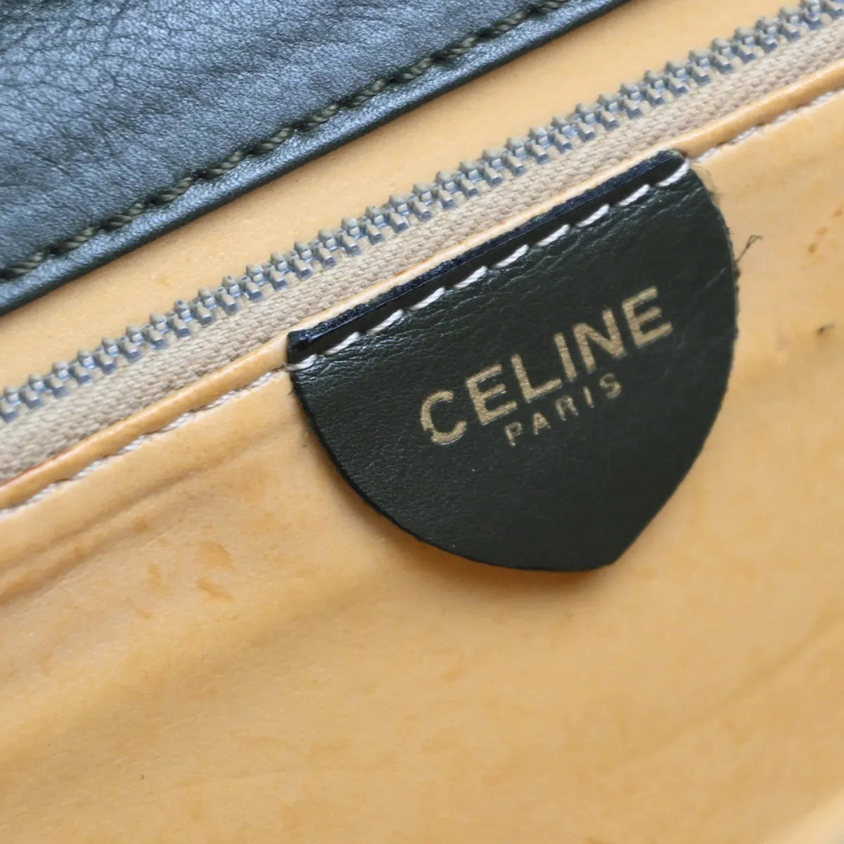 Celine Vintage Leather Green Leather Shoulder Bag Bag (Pre-Owned)