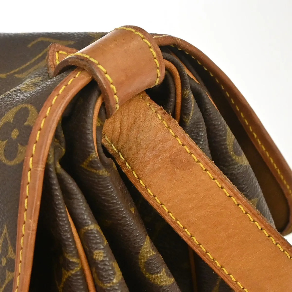 Louis Vuitton Saumur Monogram Brown Canvas Shoulder Bag Bag (Pre-Owned)