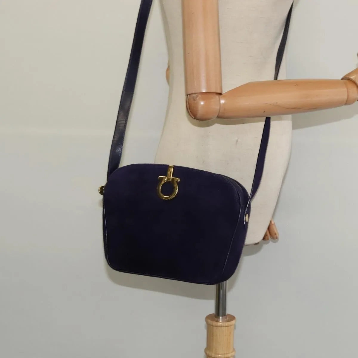 Salvatore Ferragamo Gancini Suede Purple Suede Shoulder Bag Bag (Pre-Owned)