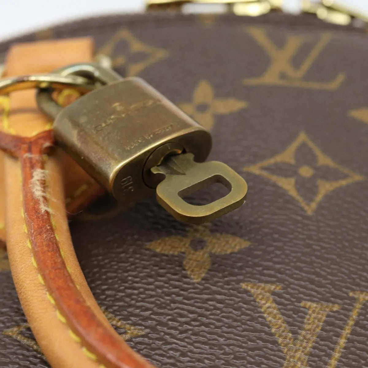 Louis Vuitton Alma Monogram Canvas Brown Canvas Handbag (Pre-Owned)