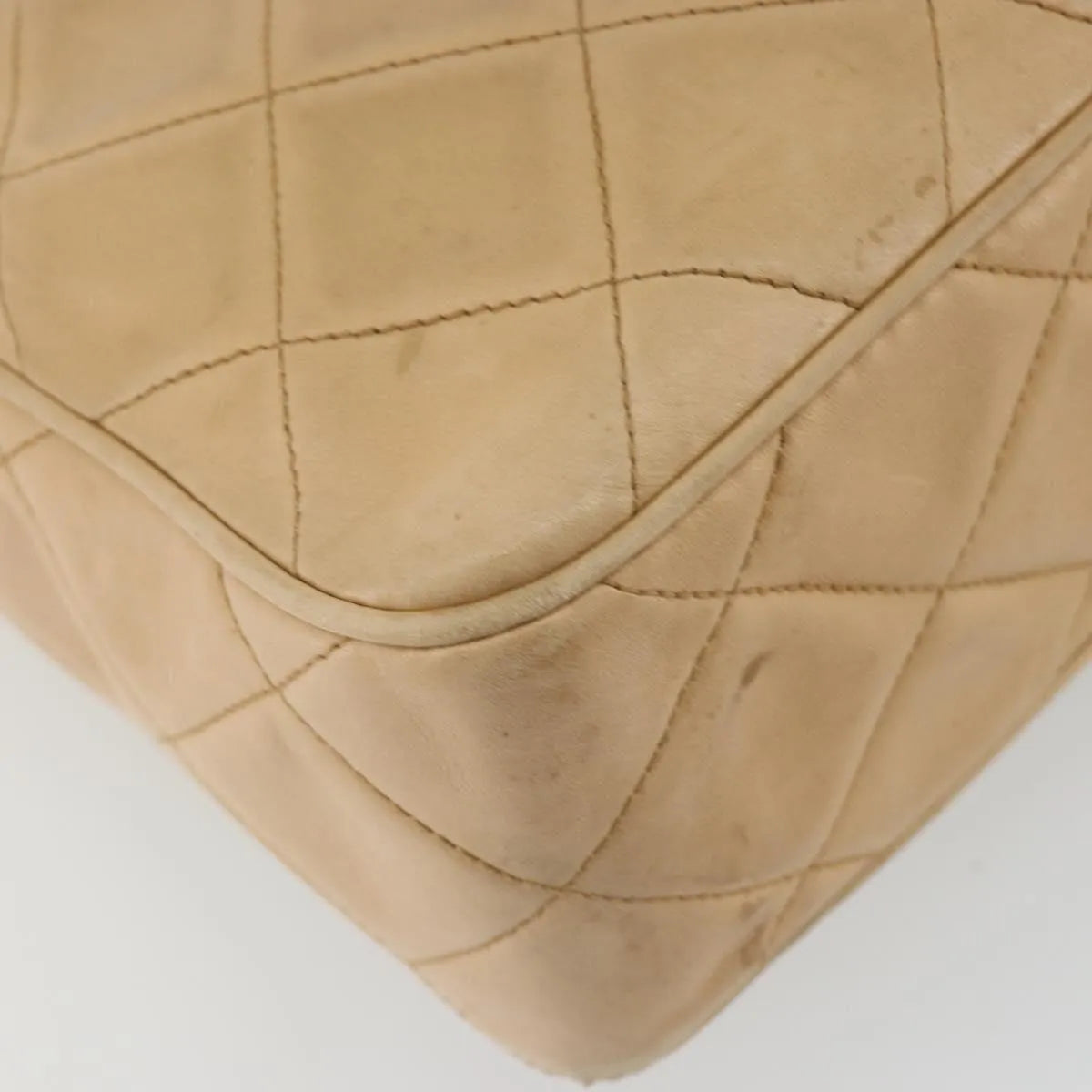 Chanel Vintage Diamond Cc Flap Pocket Quilted Lambskin Beige Leather Shoulder Bag Bag (Pre-Owned)
