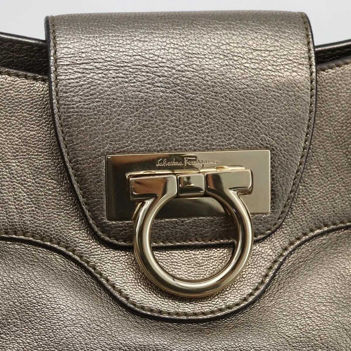 Salvatore Ferragamo Gancini Leather Silver Leather Handbag (Pre-Owned)