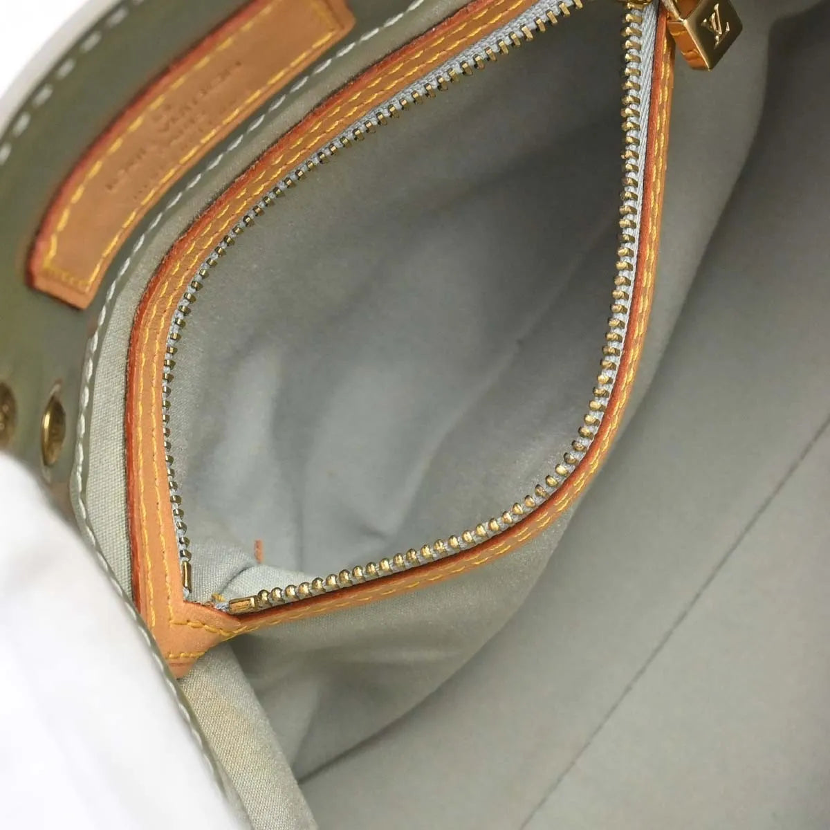 Louis Vuitton Mat Ring Agenda Cover Monogram Vernis Pm Gray Patent_Leather Handbag (Pre-Owned)