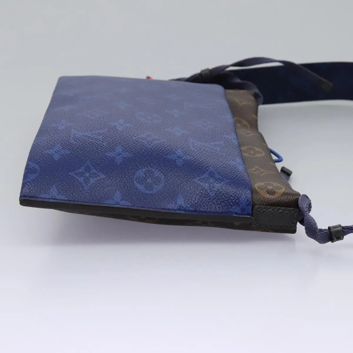 Louis Vuitton Outdoor Limited Edition Monogram Pacific Canvas Blue Canvas Shoulder Bag Bag (Pre-Owned)