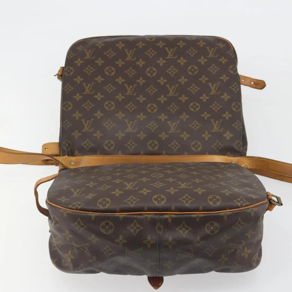 Louis Vuitton Saumur Monogram Brown Canvas Shoulder Bag Bag (Pre-Owned)