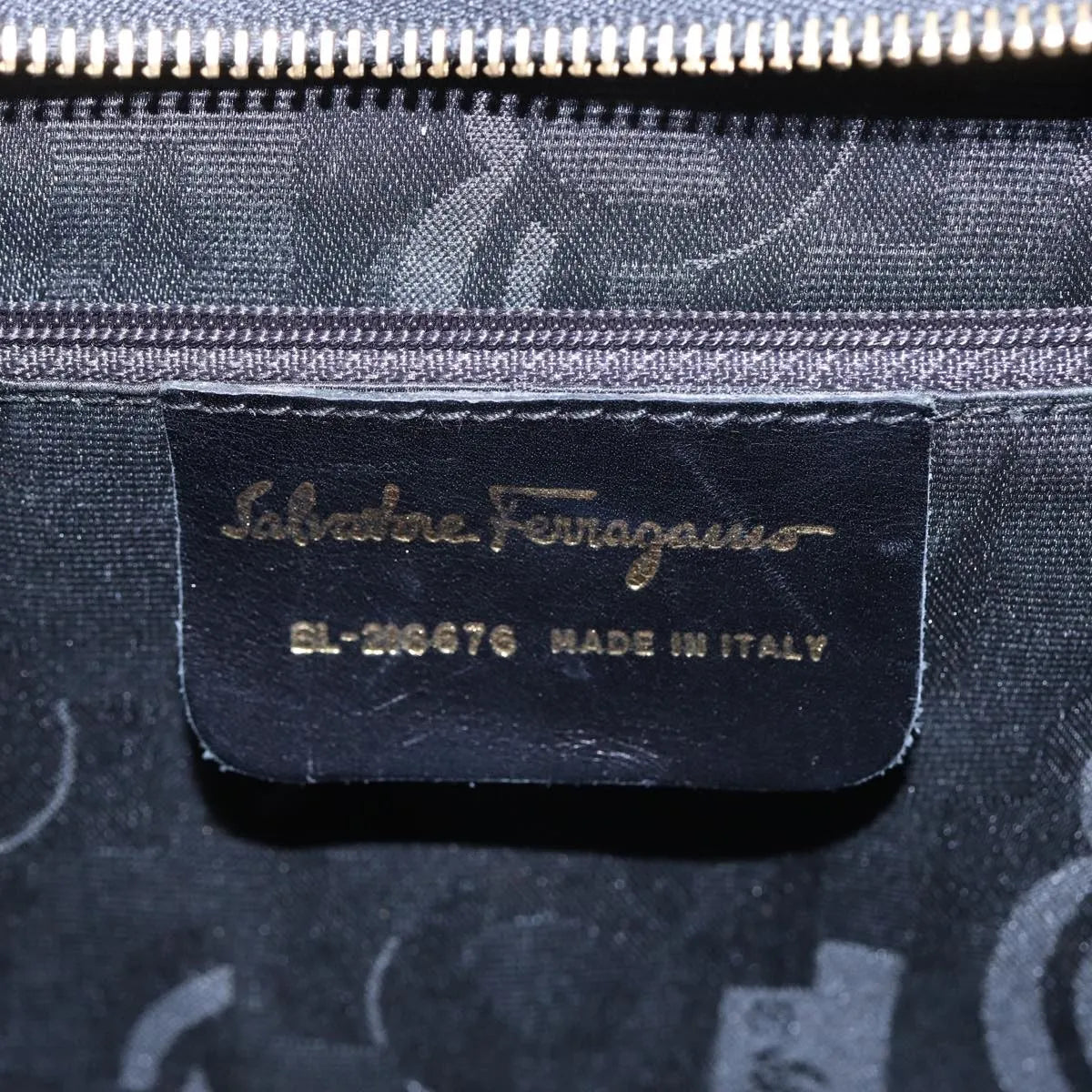Salvatore Ferragamo Vara Patent Leather Black Patent_Leather Shoulder Bag Bag (Pre-Owned)