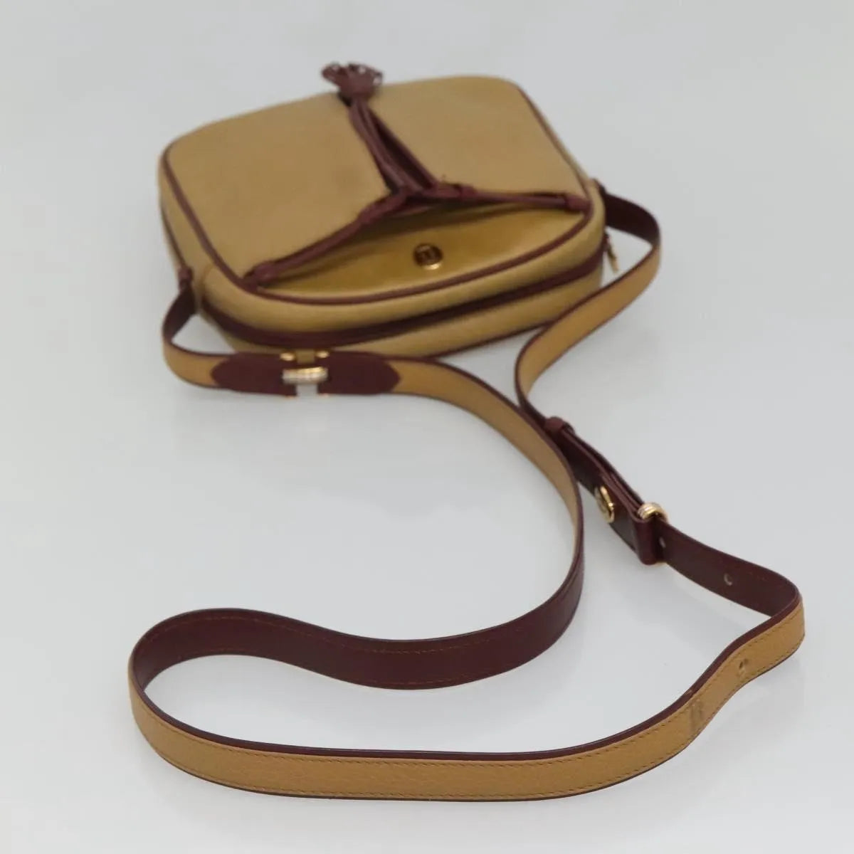 Cartier Tasseled Must De Cartier Leather Yellow Leather Shoulder Bag Bag (Pre-Owned)