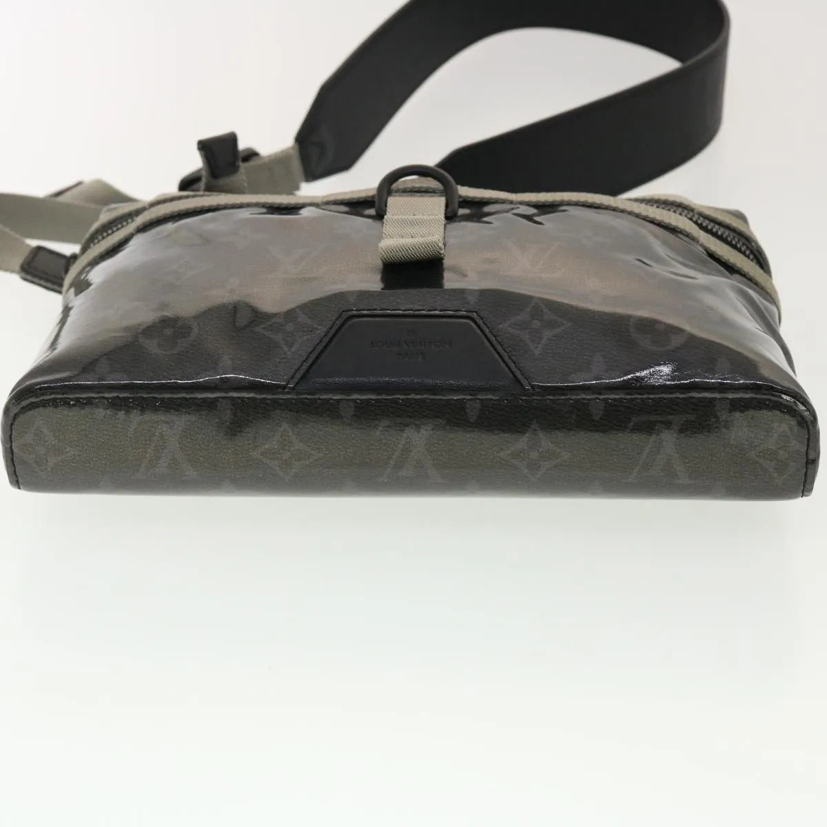 Louis Vuitton Messenger Limited Edition Monogram Eclipse Glaze Canvas Black Canvas Shoulder Bag Bag (Pre-Owned)