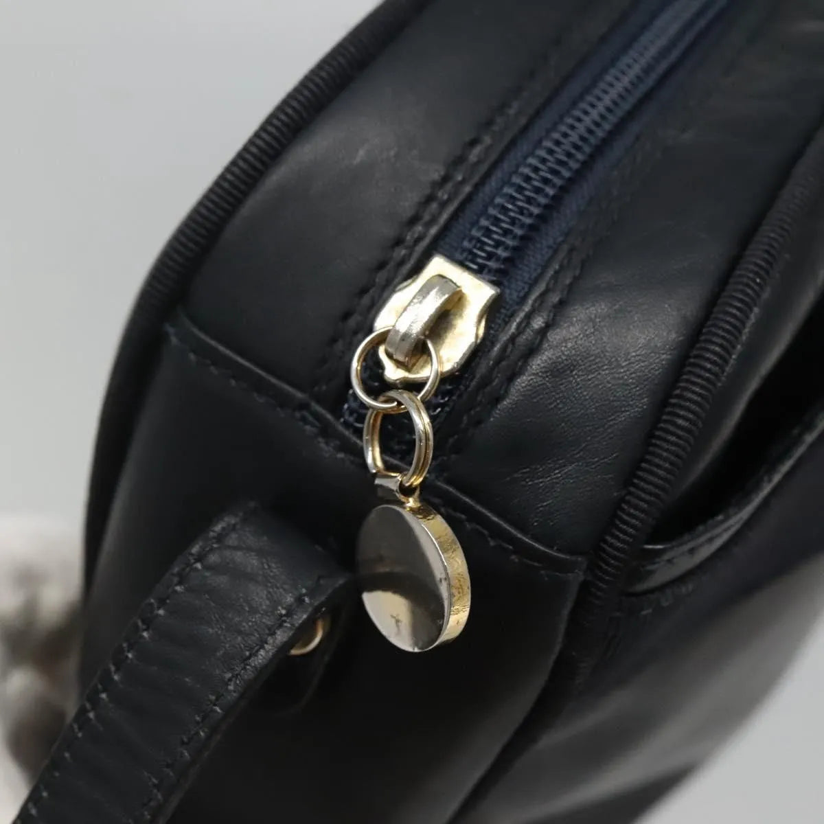 Salvatore Ferragamo Vara Bow Camera Leather Navy Leather Shoulder Bag Bag (Pre-Owned)