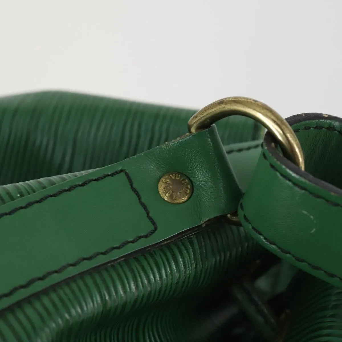 Louis Vuitton Noe Epi Leather Green Leather Shoulder Bag Bag (Pre-Owned)