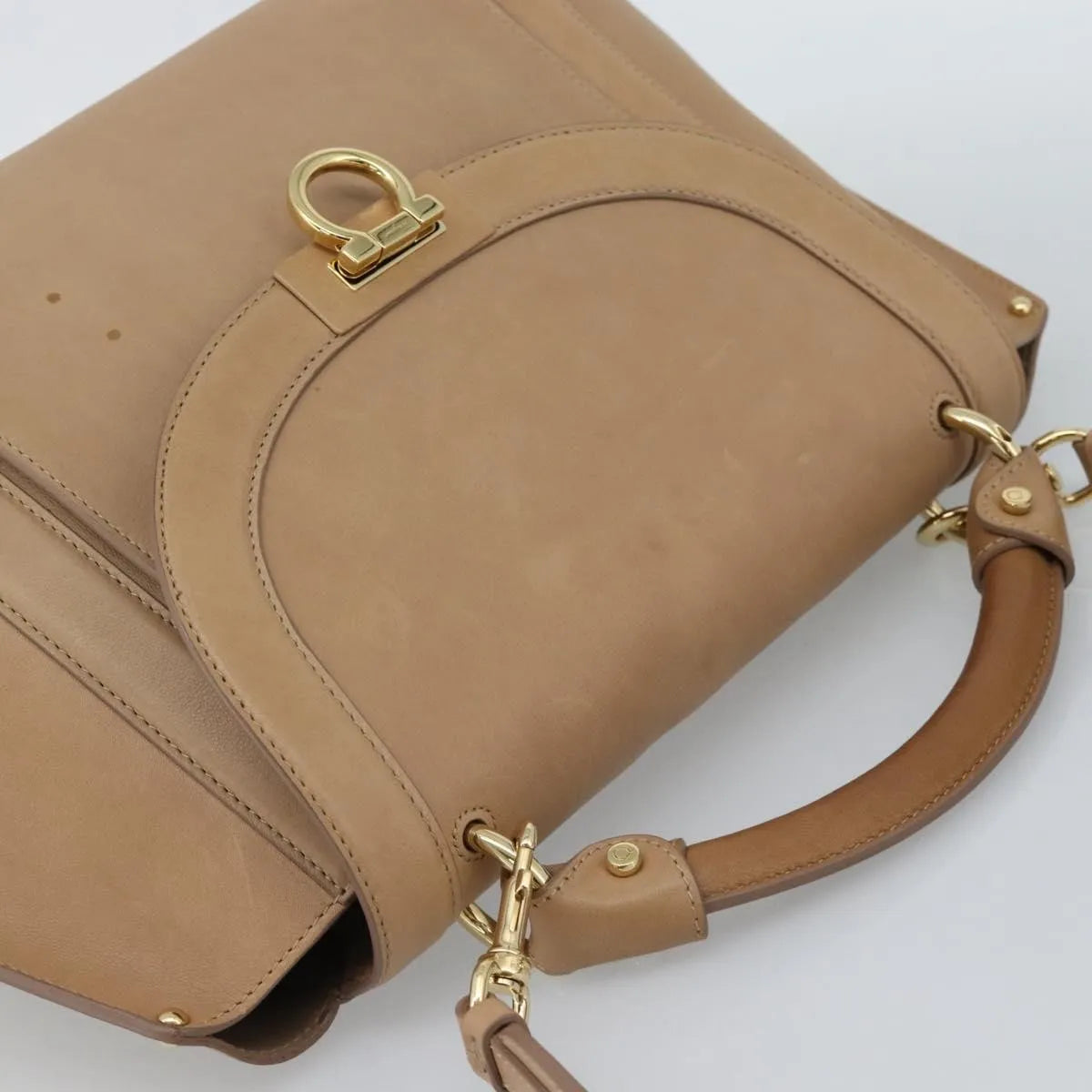 Salvatore Ferragamo Sofia Rainbow Saddle Leather Beige Leather Handbag (Pre-Owned)