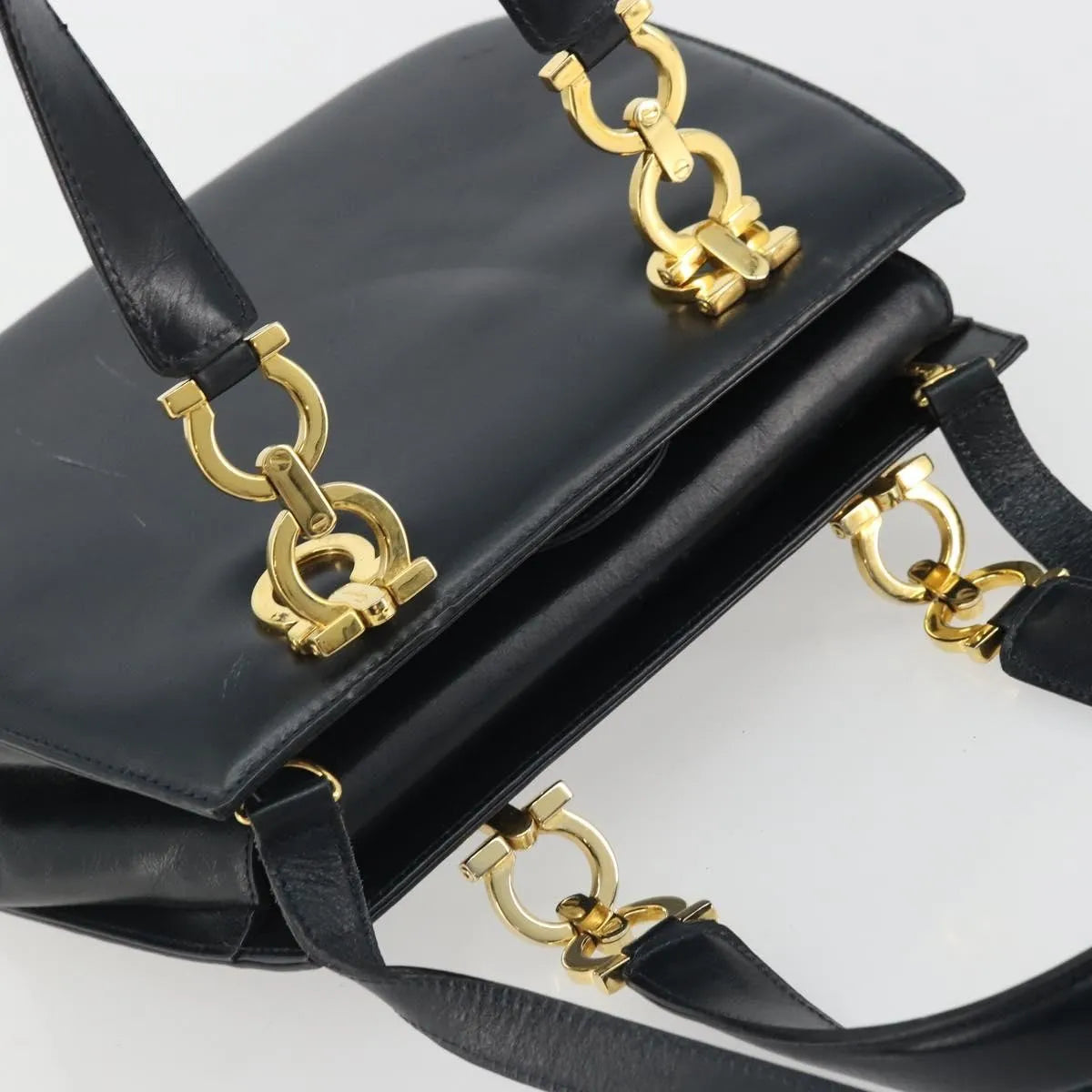 Salvatore Ferragamo Gancini Leather Navy Leather Handbag (Pre-Owned)