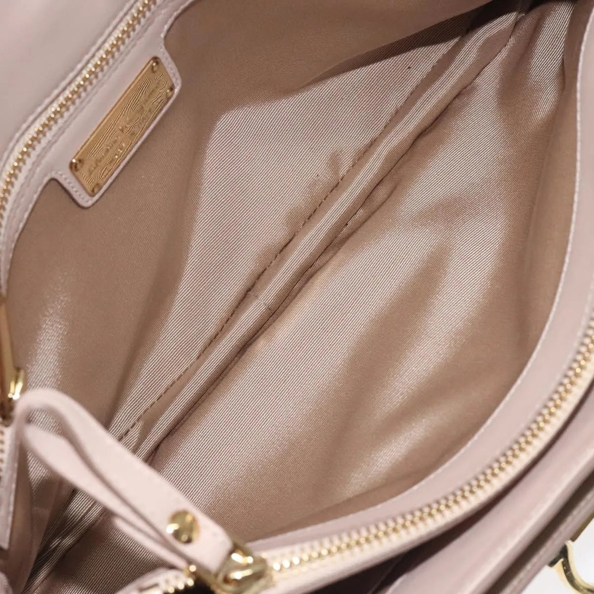 Salvatore Ferragamo Gancini Chain Leather Beige Leather Shoulder Bag Bag (Pre-Owned)