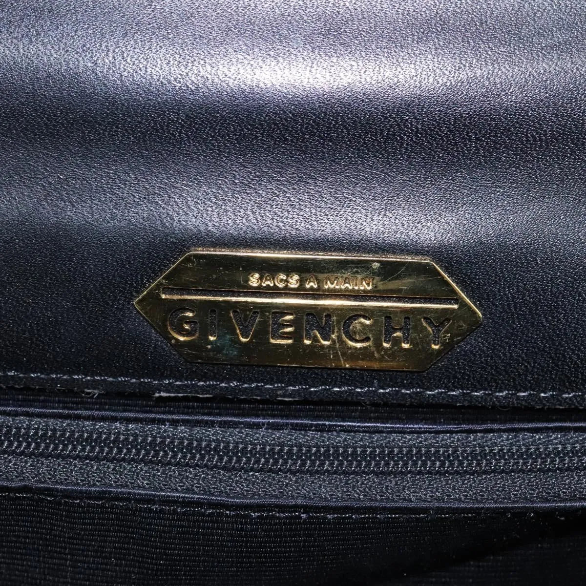 Givenchy Vintage Leather Black Leather Handbag (Pre-Owned)
