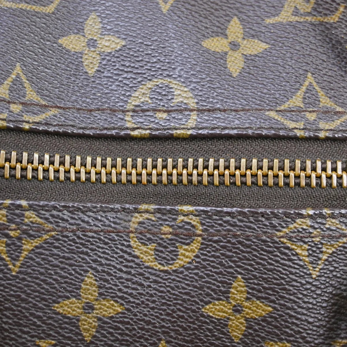 Louis Vuitton Keepall Bag Monogram Canvas Brown Canvas Travel Bag Bag (Pre-Owned)