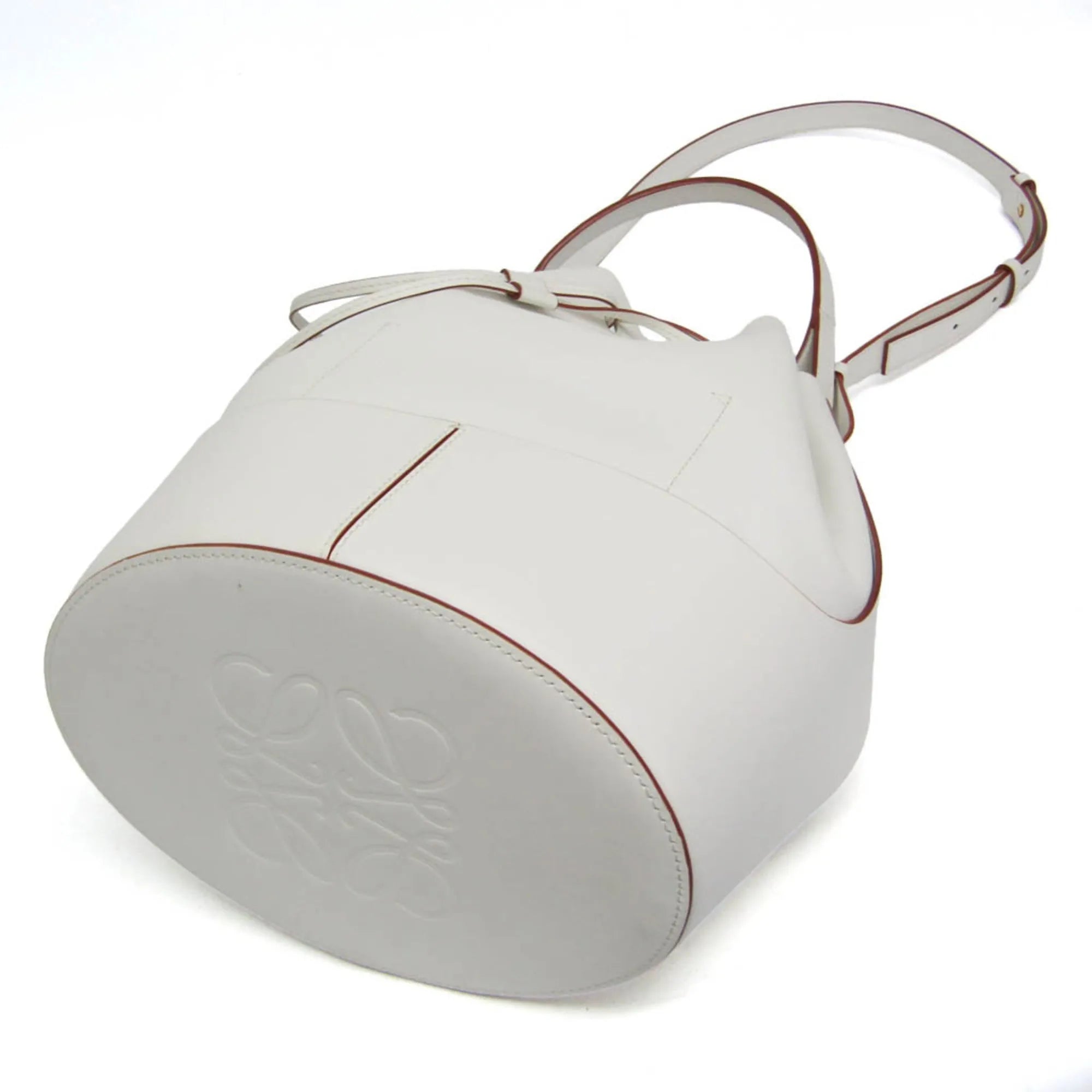 Loewe Balloon Bucket Leather White Leather Handbag (Pre-Owned)