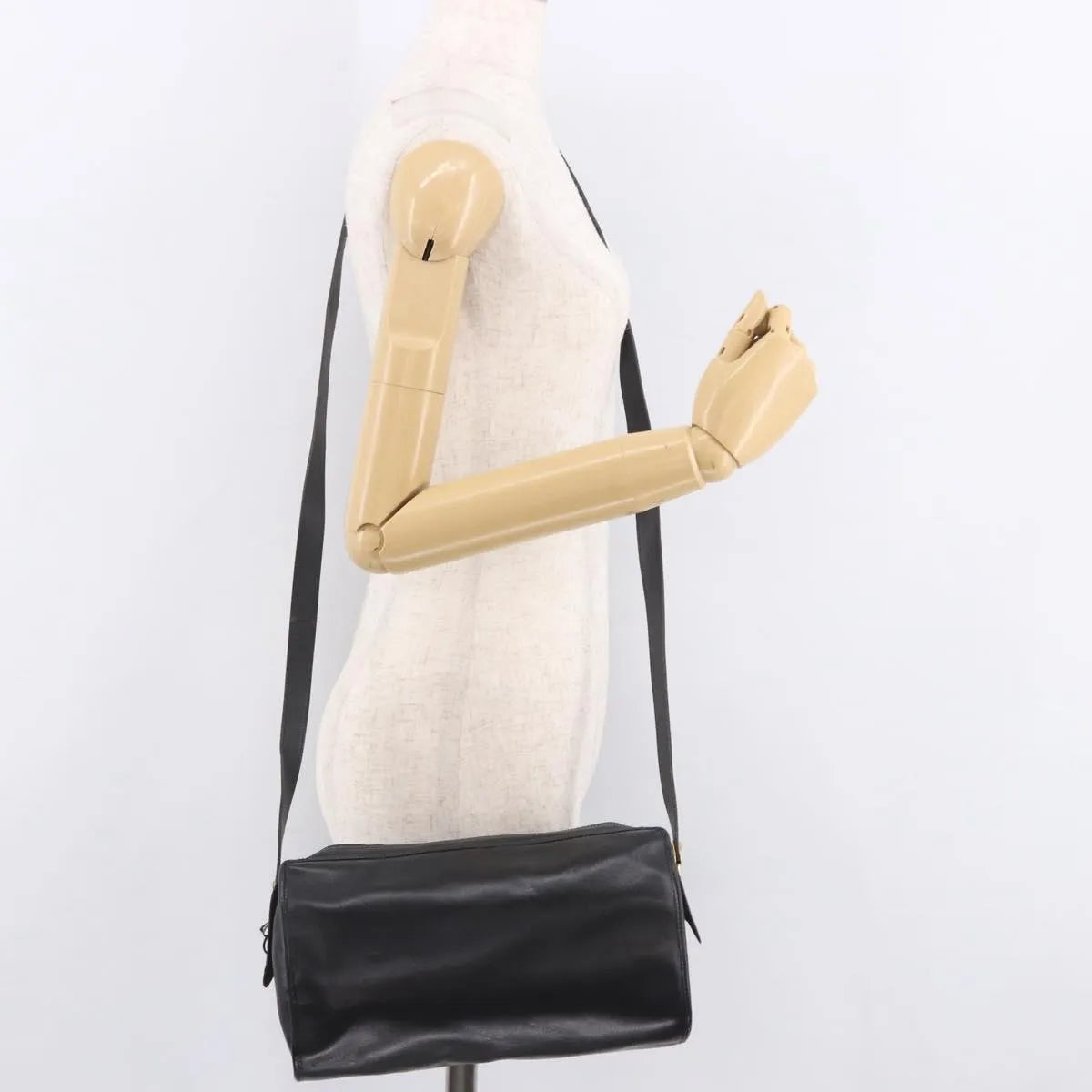 Christian Dior Vintage Leather Black Leather Shoulder Bag Bag (Pre-Owned)