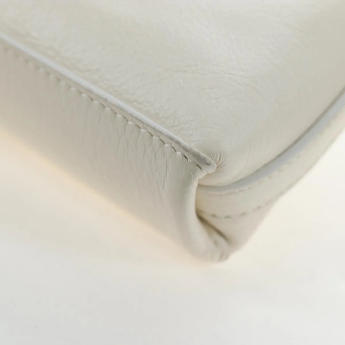 Givenchy Voyou Leather White Leather Shoulder Bag Bag (Pre-Owned)