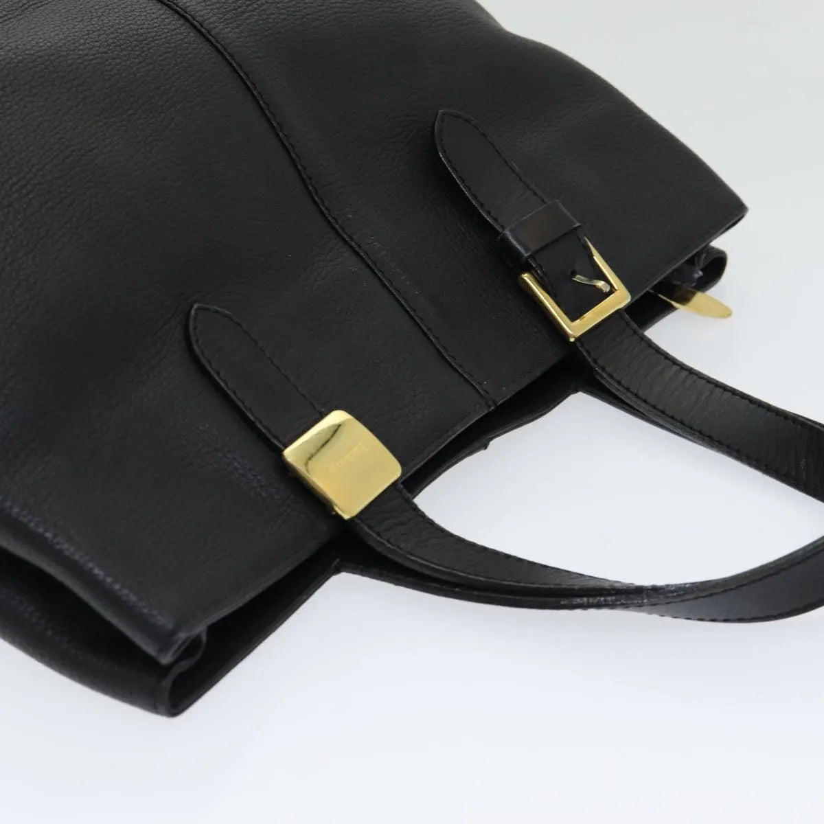 Burberry Vintage Leather Black Leather Handbag (Pre-Owned)