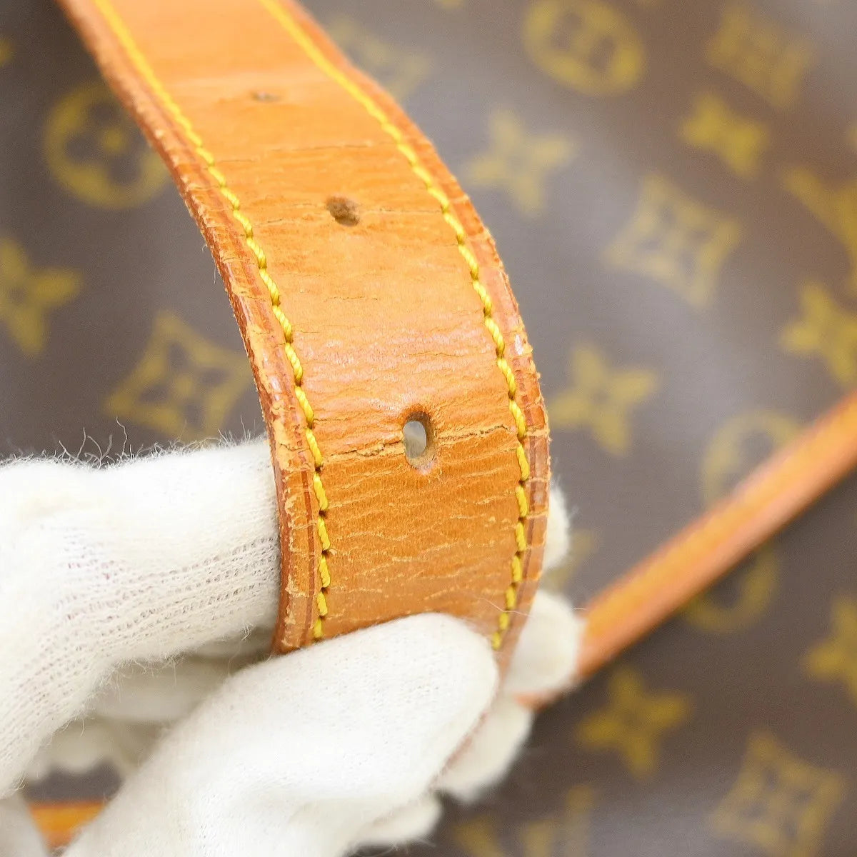 Louis Vuitton Saumur Monogram Canvas Brown Canvas Shoulder Bag Bag (Pre-Owned)