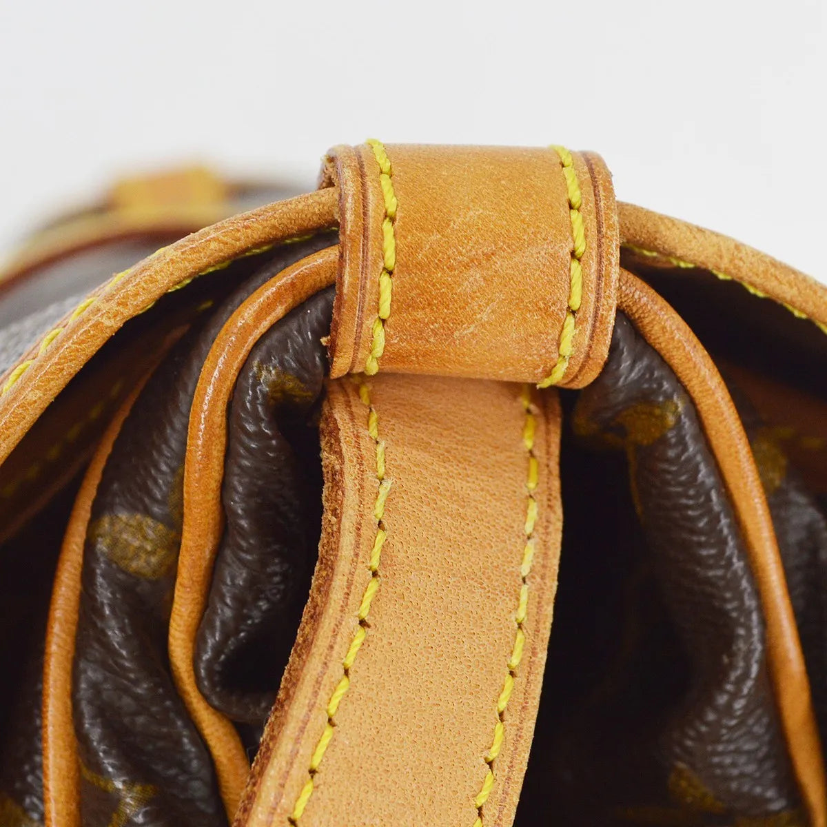 Louis Vuitton Saumur Monogram Canvas Brown Canvas Shoulder Bag Bag (Pre-Owned)