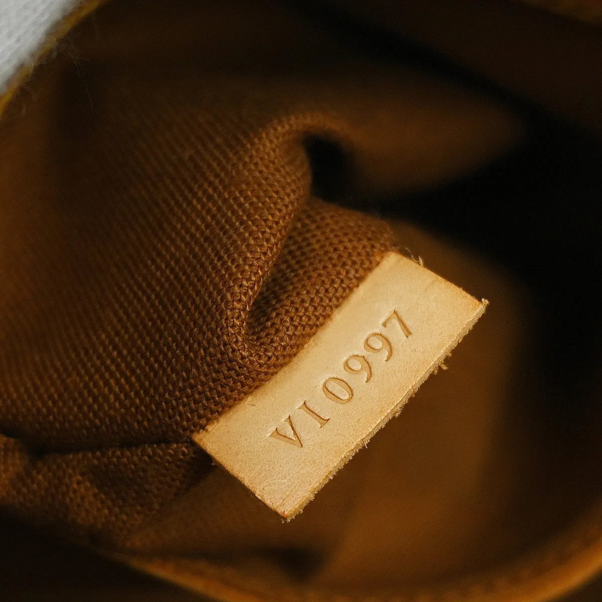 Louis Vuitton Alma Monogram Canvas Brown Canvas Handbag (Pre-Owned)