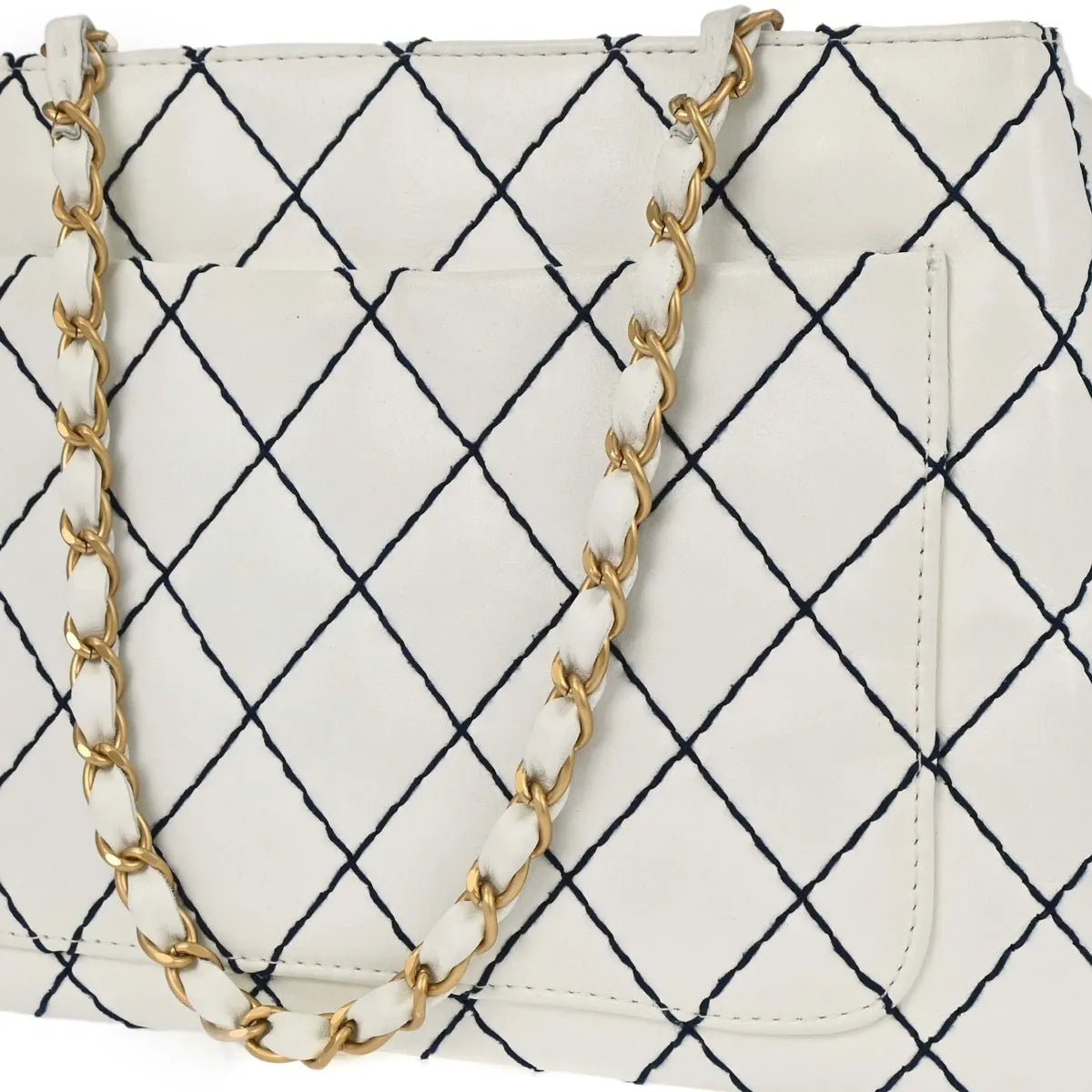 Chanel Surpique Chain Tote Quilted Leather White Leather Tote Bag Bag (Pre-Owned)