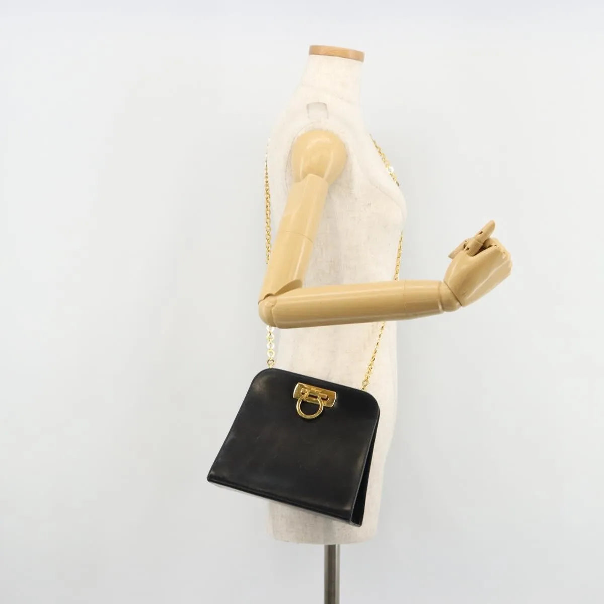 Salvatore Ferragamo Gancini Chain Leather Navy Leather Shoulder Bag Bag (Pre-Owned)