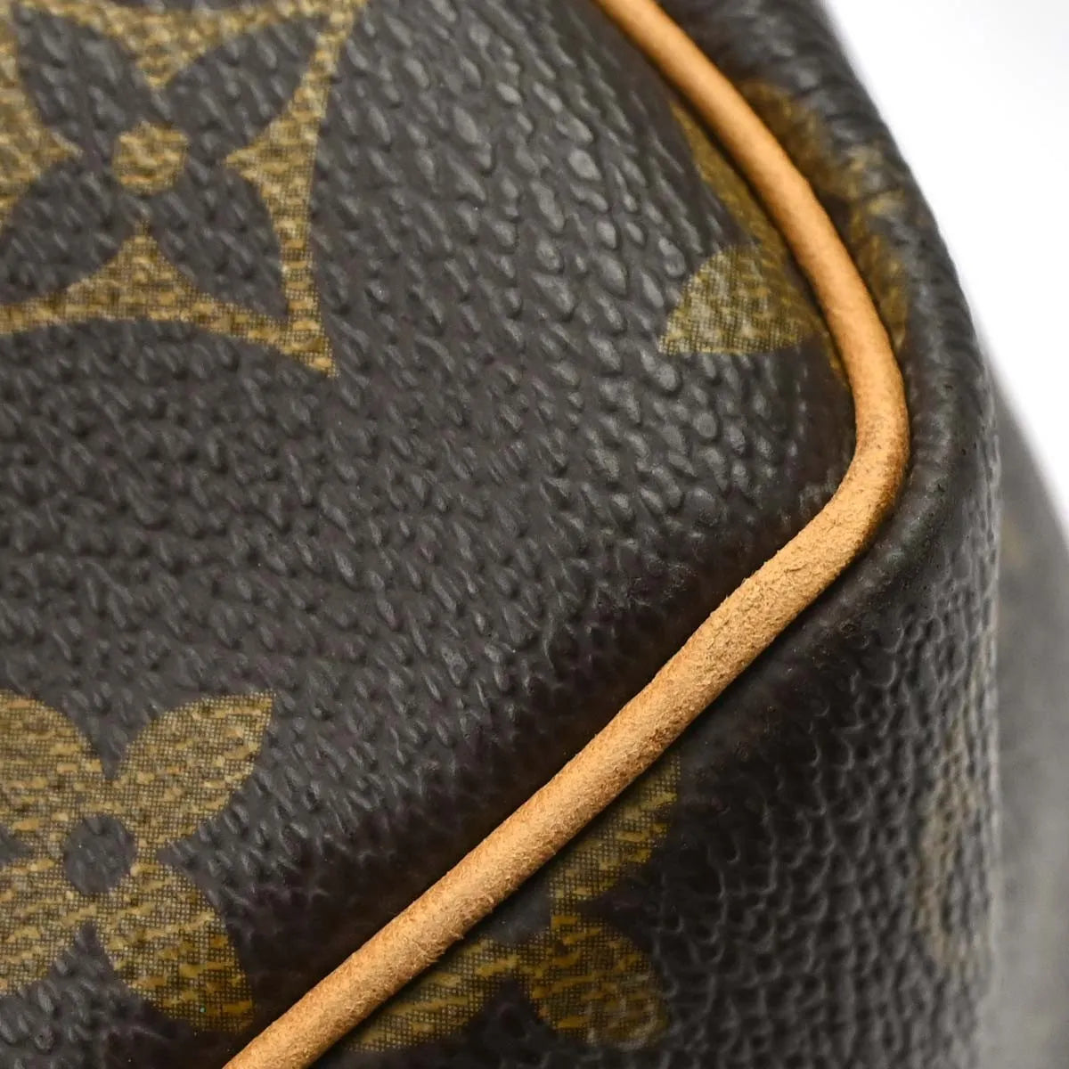 Louis Vuitton Keepall Monogram Canvas Brown Canvas Travel Bag Bag (Pre-Owned)