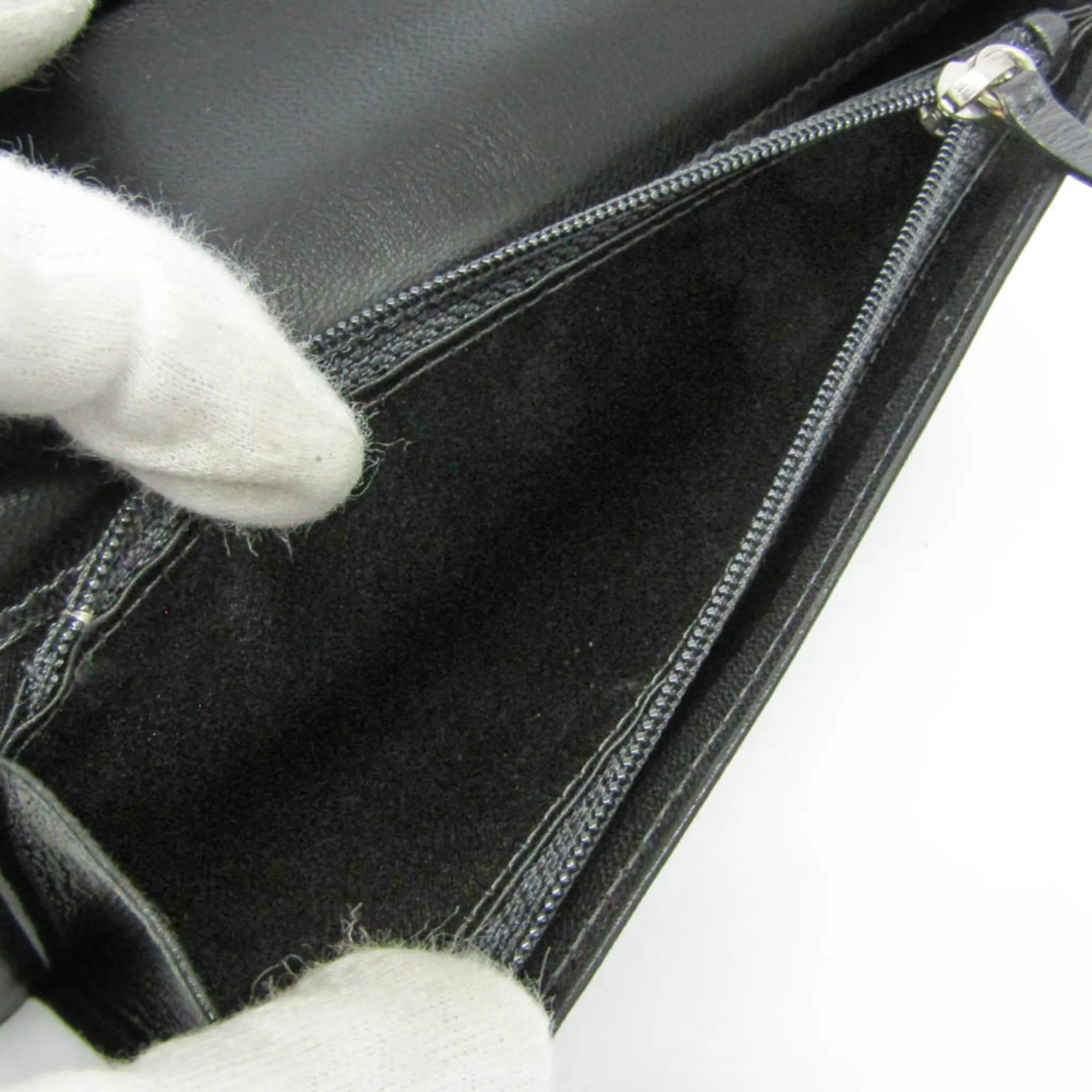 Chanel Lucky Symbols Yen Wallet Embossed Quilted Leather Black Leather Wallets Accessory (Pre-Owned)