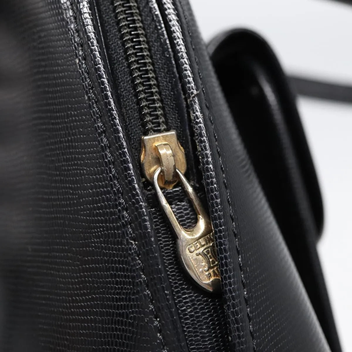 Celine Circle Logo Leather Black Leather Handbag (Pre-Owned)