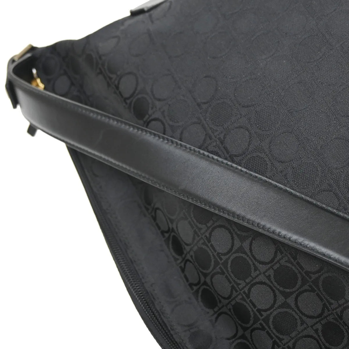 Salvatore Ferragamo Gancini Zip Canvas Black Canvas Shoulder Bag Bag (Pre-Owned)