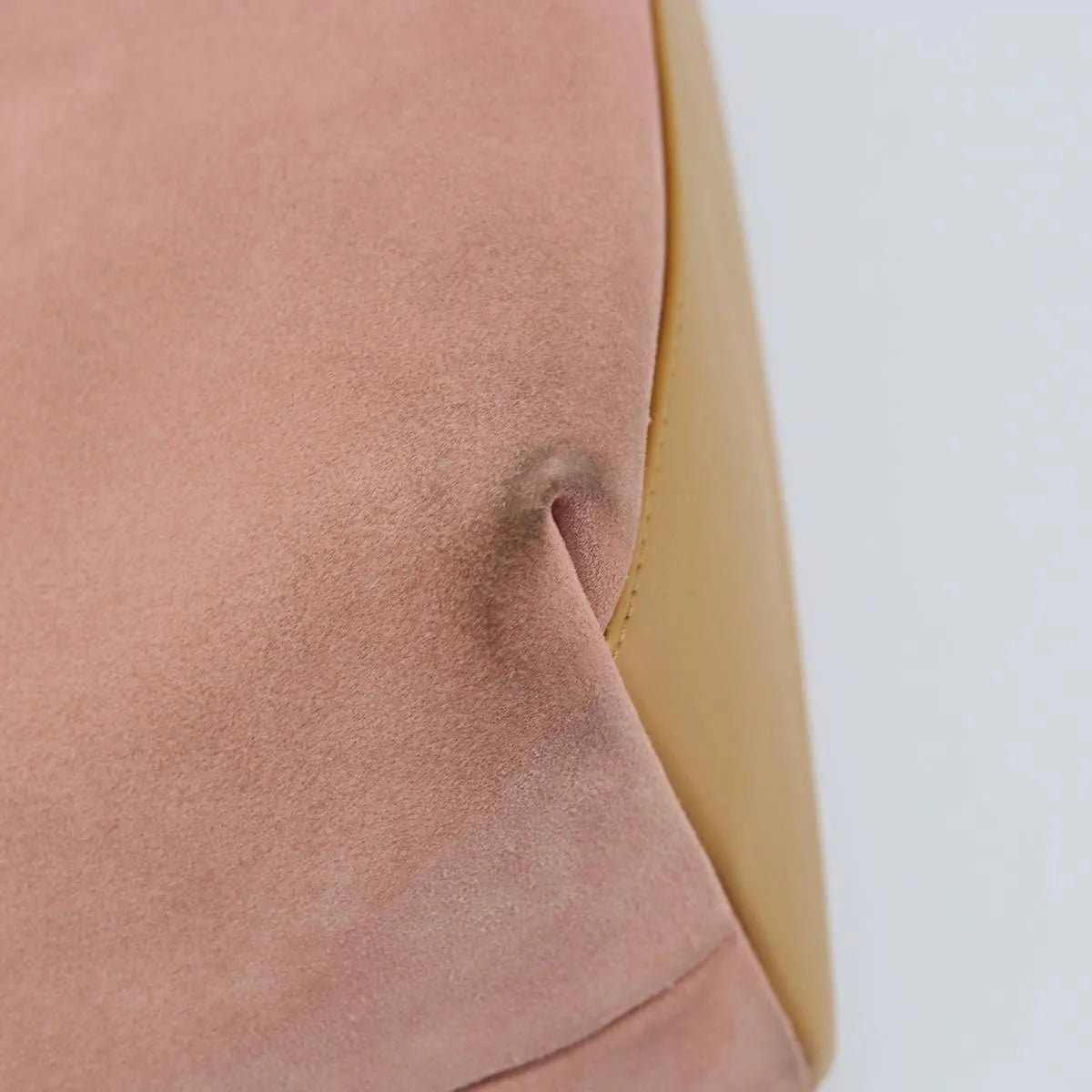 Gucci Vintage Suede Pink Suede Handbag (Pre-Owned)