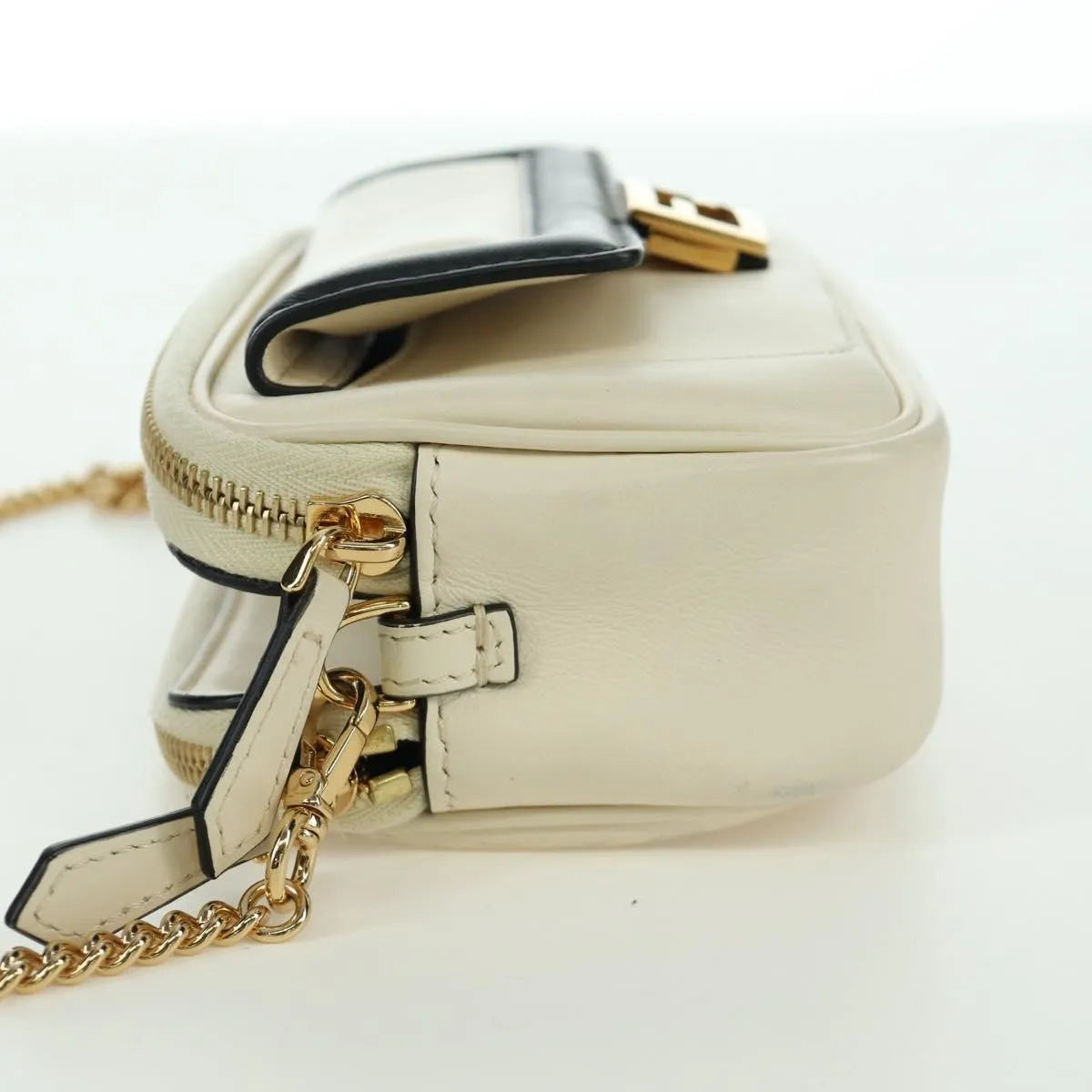 Fendi Easy 2 Baguette Leather Beige Leather Crossbody Bag Bag (Pre-Owned)
