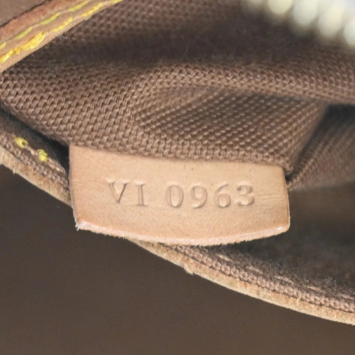 Louis Vuitton Alma Monogram Canvas Brown Canvas Handbag (Pre-Owned)