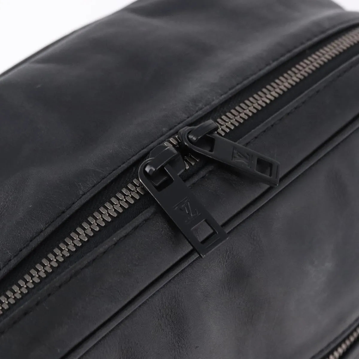 Louis Vuitton Clarkson Messenger Monogram Differ Leather Black Leather Shoulder Bag Bag (Pre-Owned)