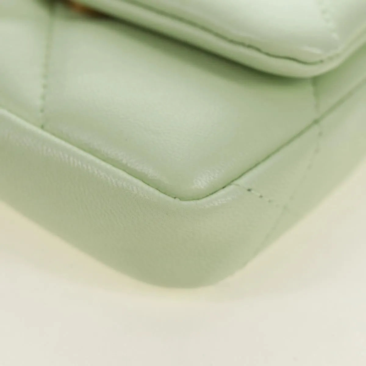 Chanel 19 Convertible Flap Coin Purse With Chain Quilted Lambskin Green Leather Shoulder Bag Bag (Pre-Owned)