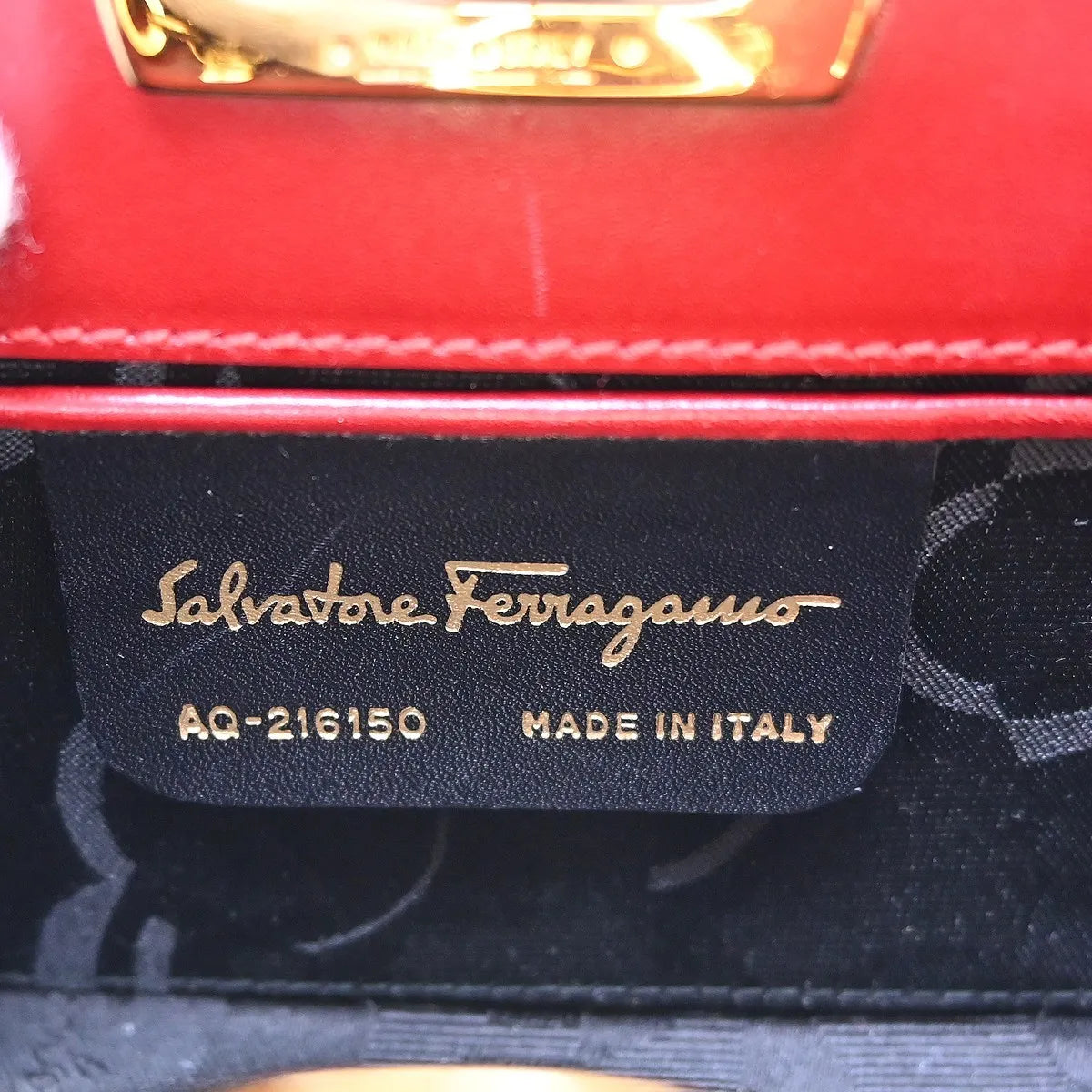 Salvatore Ferragamo Gancini Leather Red Leather Shoulder Bag Bag (Pre-Owned)