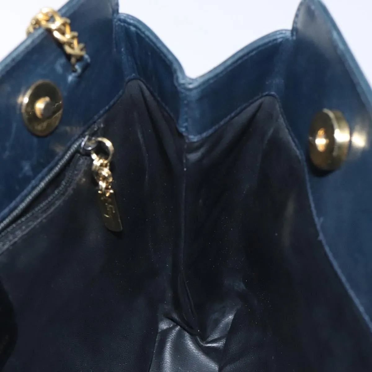 Salvatore Ferragamo Vintage Chain Leather Navy Leather Handbag (Pre-Owned)