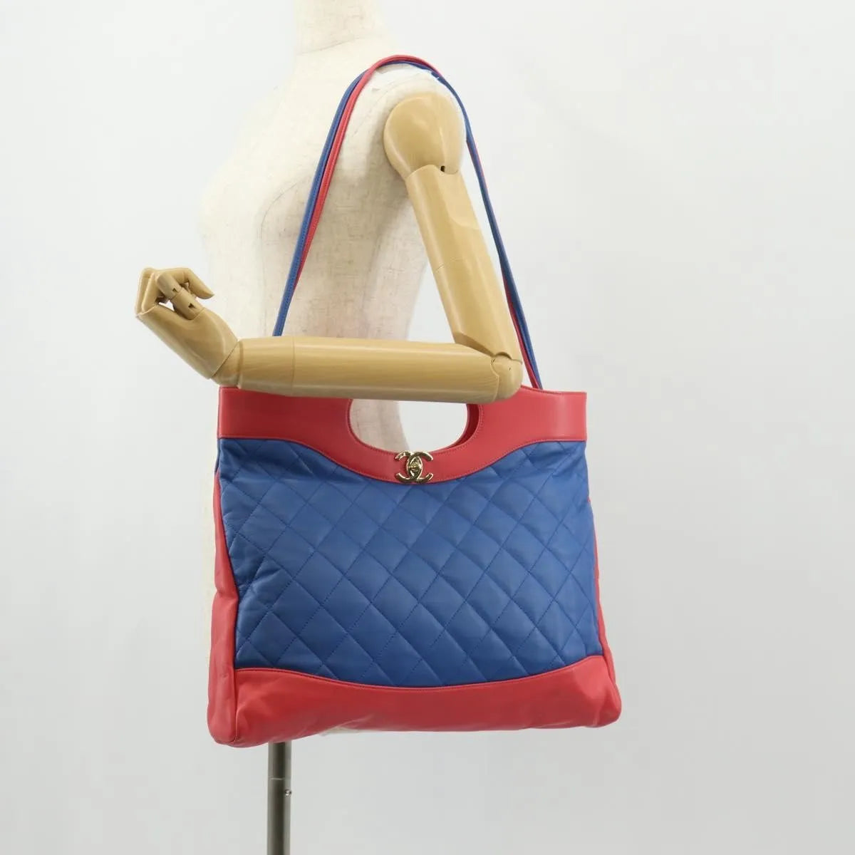 Chanel 31 Shopping Quilted Lambskin Blue Leather Shoulder Bag Bag (Pre-Owned)